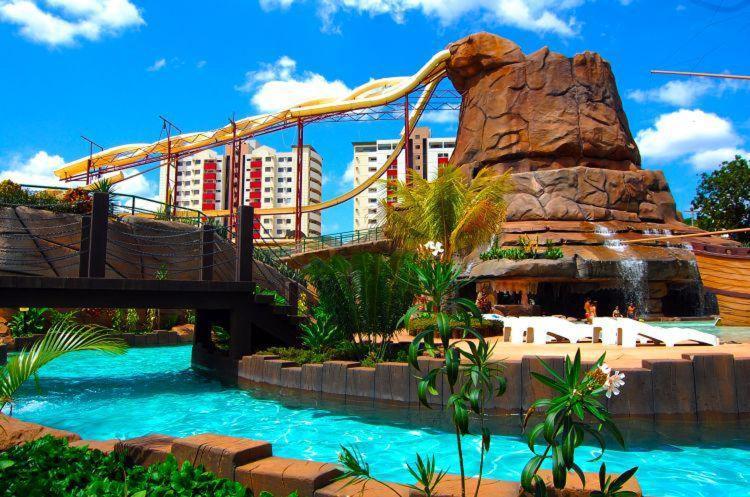 Spazzio Diroma Com Acesso Ao Acqua Park - Temporada Cn Adriele Caldas Novas Exterior photo